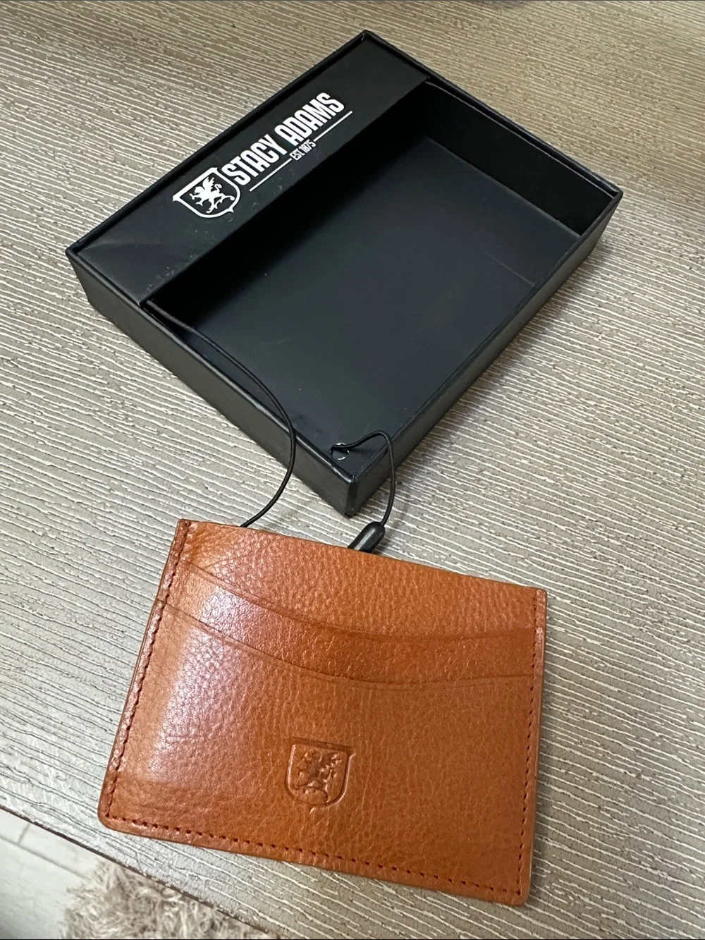 New Stacy Adams Cognac Brown Leather Card case with box